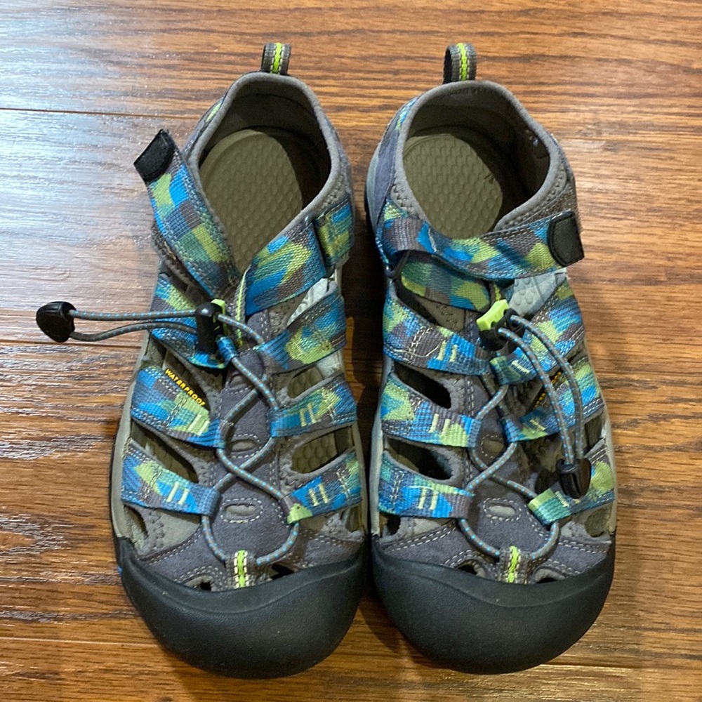 Kids Keen Newport H2 Sandals Size 5 Blue/Green/Grey Camo